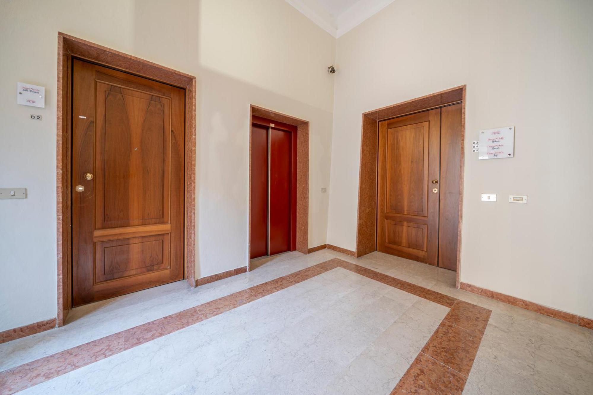 Via Emilia Centro - Stupendo Appartamento A Модена Экстерьер фото