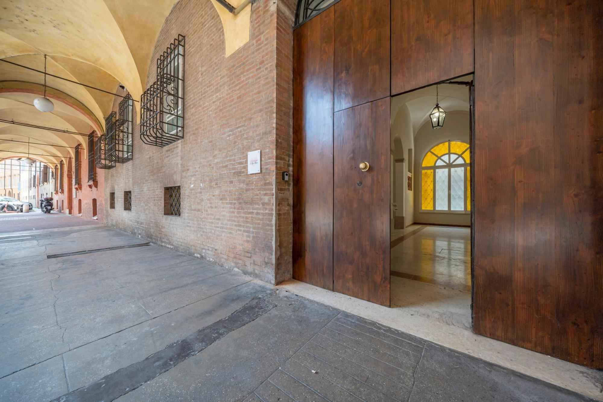 Via Emilia Centro - Stupendo Appartamento A Модена Экстерьер фото